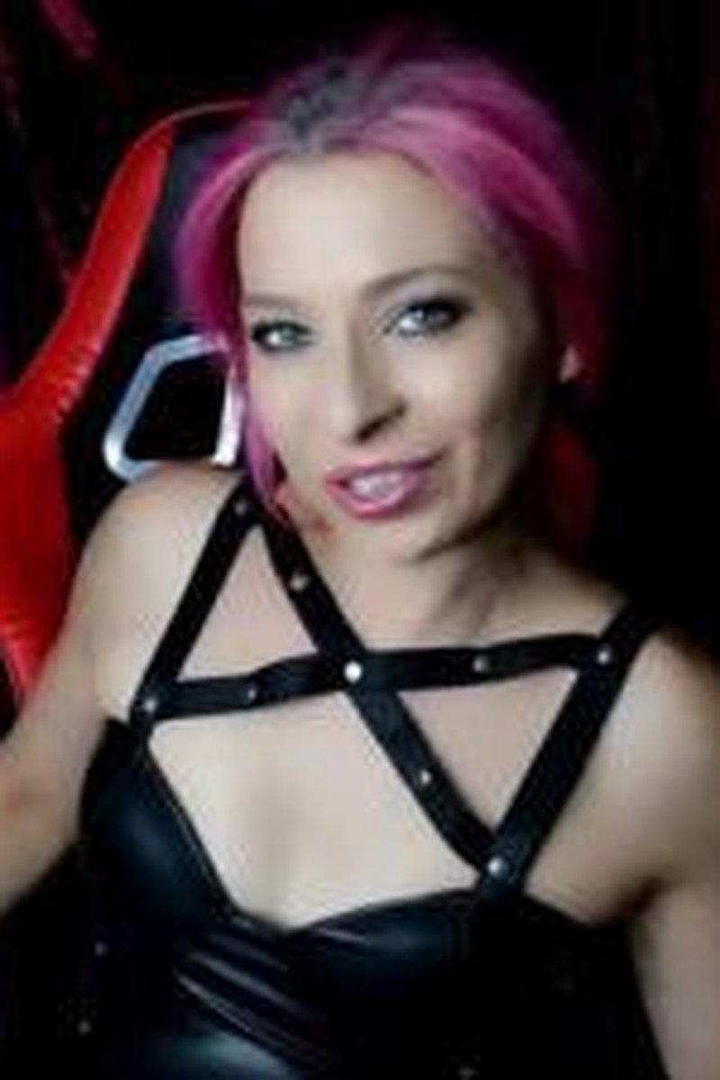 Toy Control - Screenshot 1 of 4 - Bitch