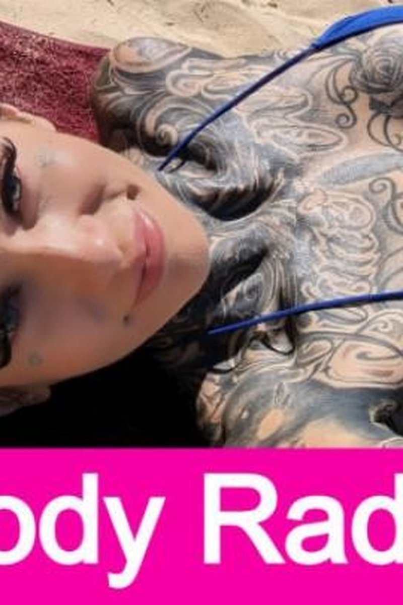 Teen Gives Blowjob Before Work - Screenshot 1 of 4 - Amateur