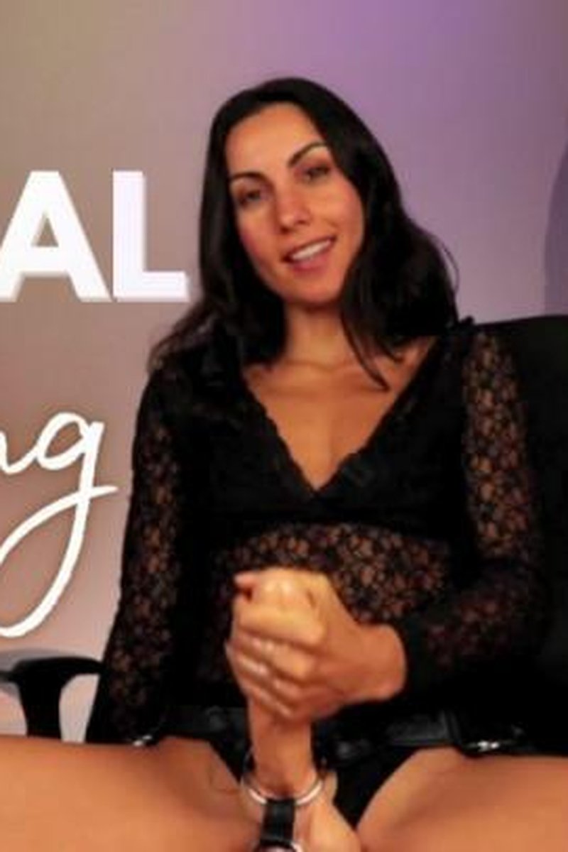 Sensual Stroking - Screenshot 1 of 4 - Biencouragement