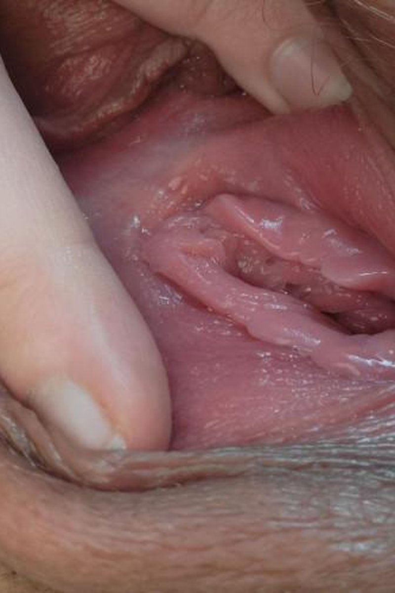Squirting All Over - Screenshot 1 of 4 - Clitsucker