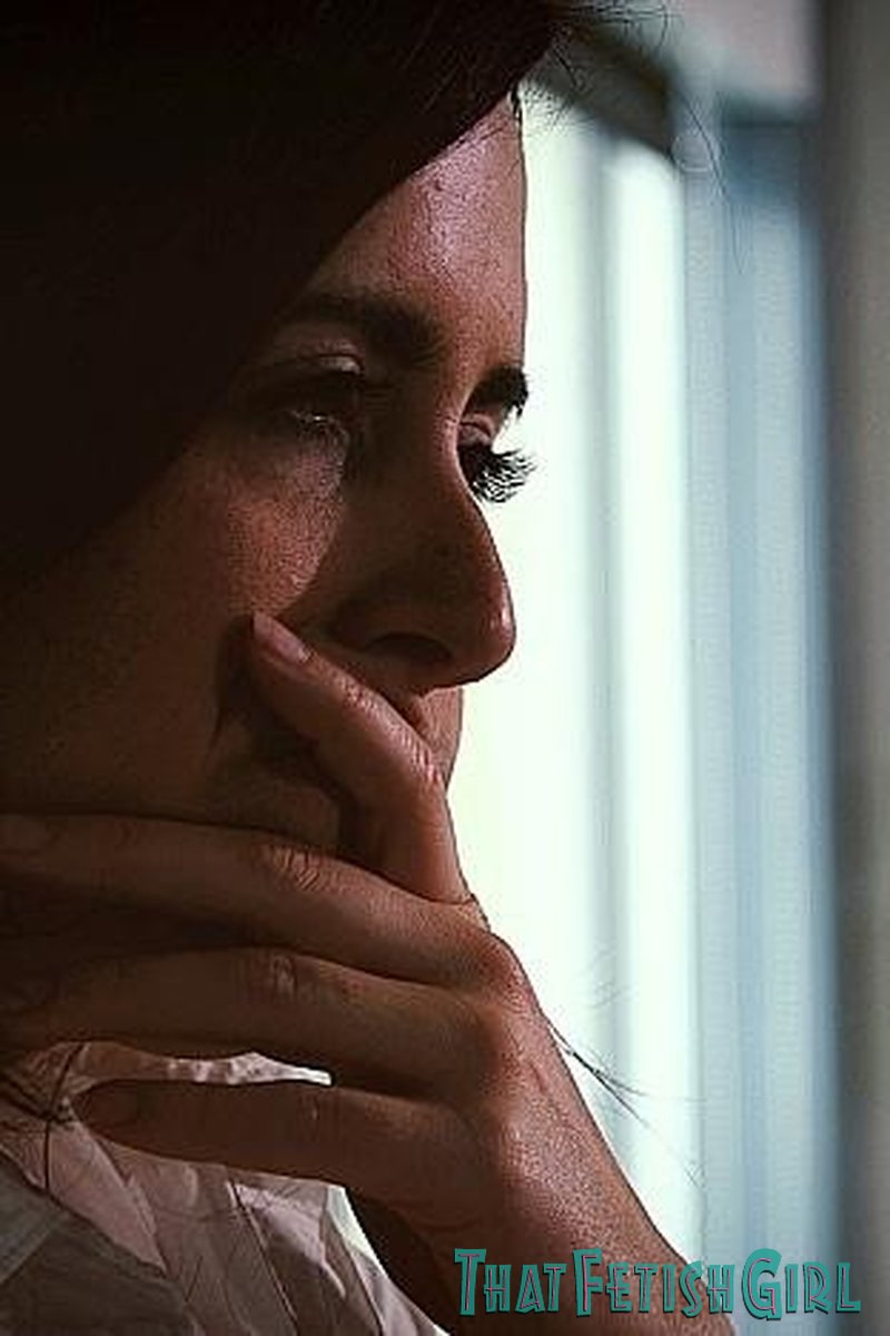 Tired - Screenshot 1 of 4 - Foot Fetish