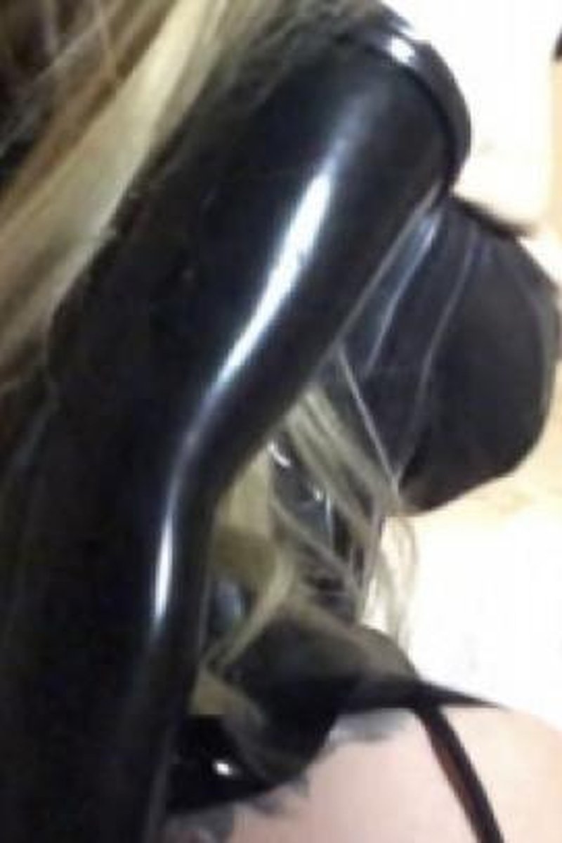 Facesitting - Screenshot 1 of 4 - BDSM