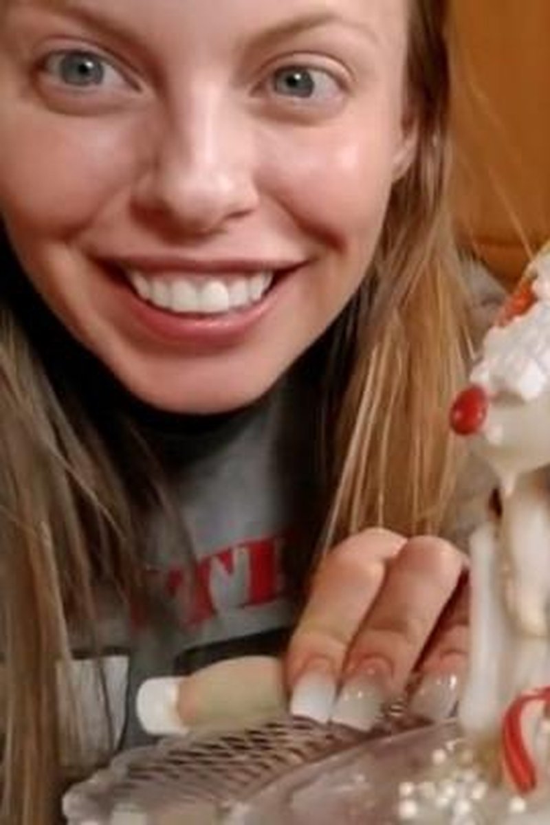 Baking Gingerbread House - Screenshot 1 of 4 - Baking