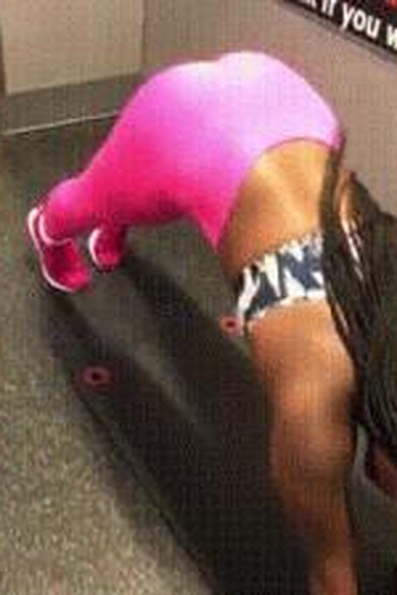 Lana Luxor: Big Booty Gym Babe - Screenshot 1 of 4 - Ass Fetish
