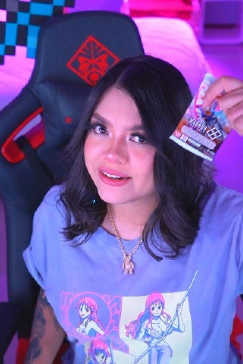Chill Talk While Opening Boosters - Screenshot 1 of 4 - Bling Bling