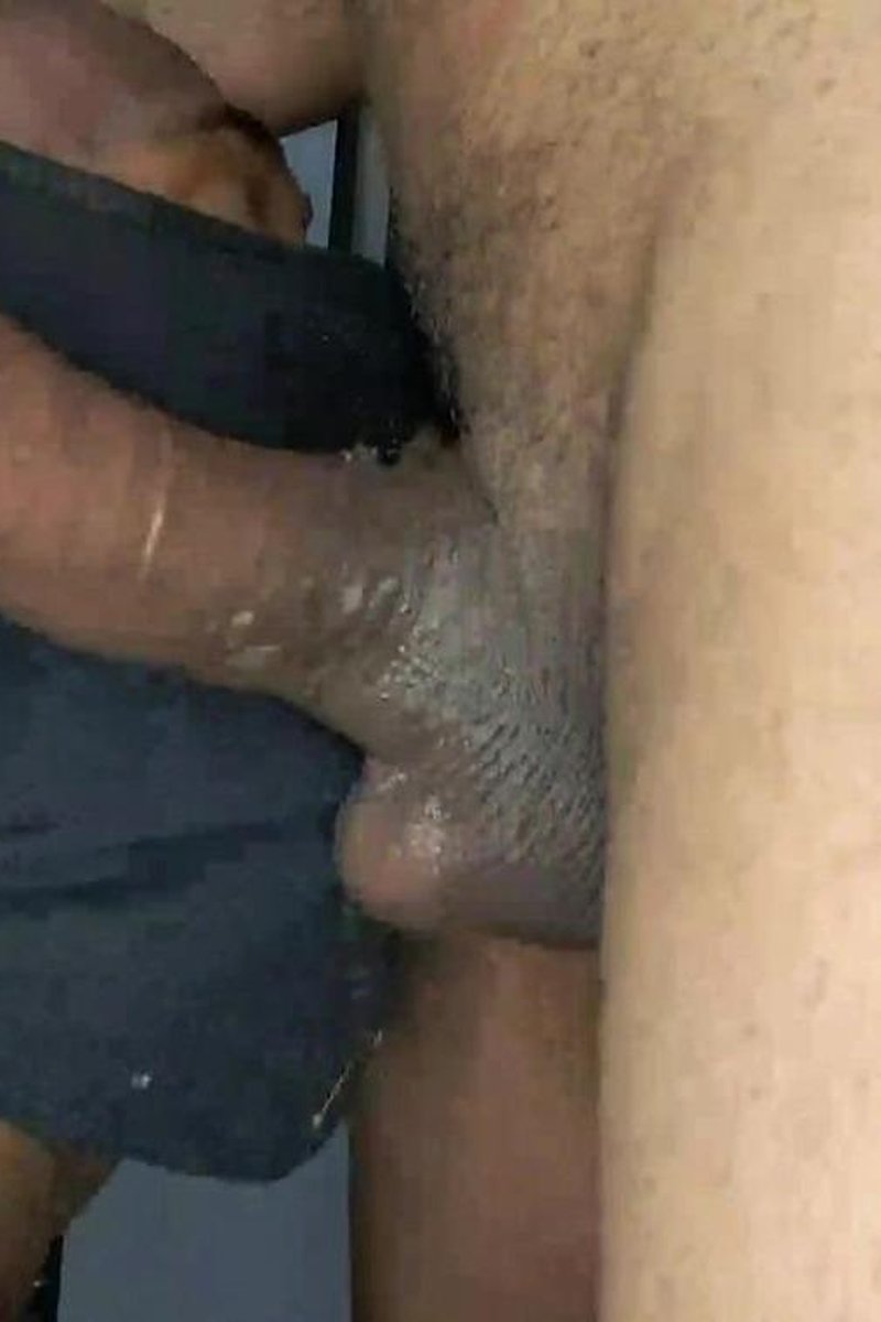 Negao Levando Muita Pica No Cu E Varias Leitadas  - Screenshot 1 of 4 - Amateur