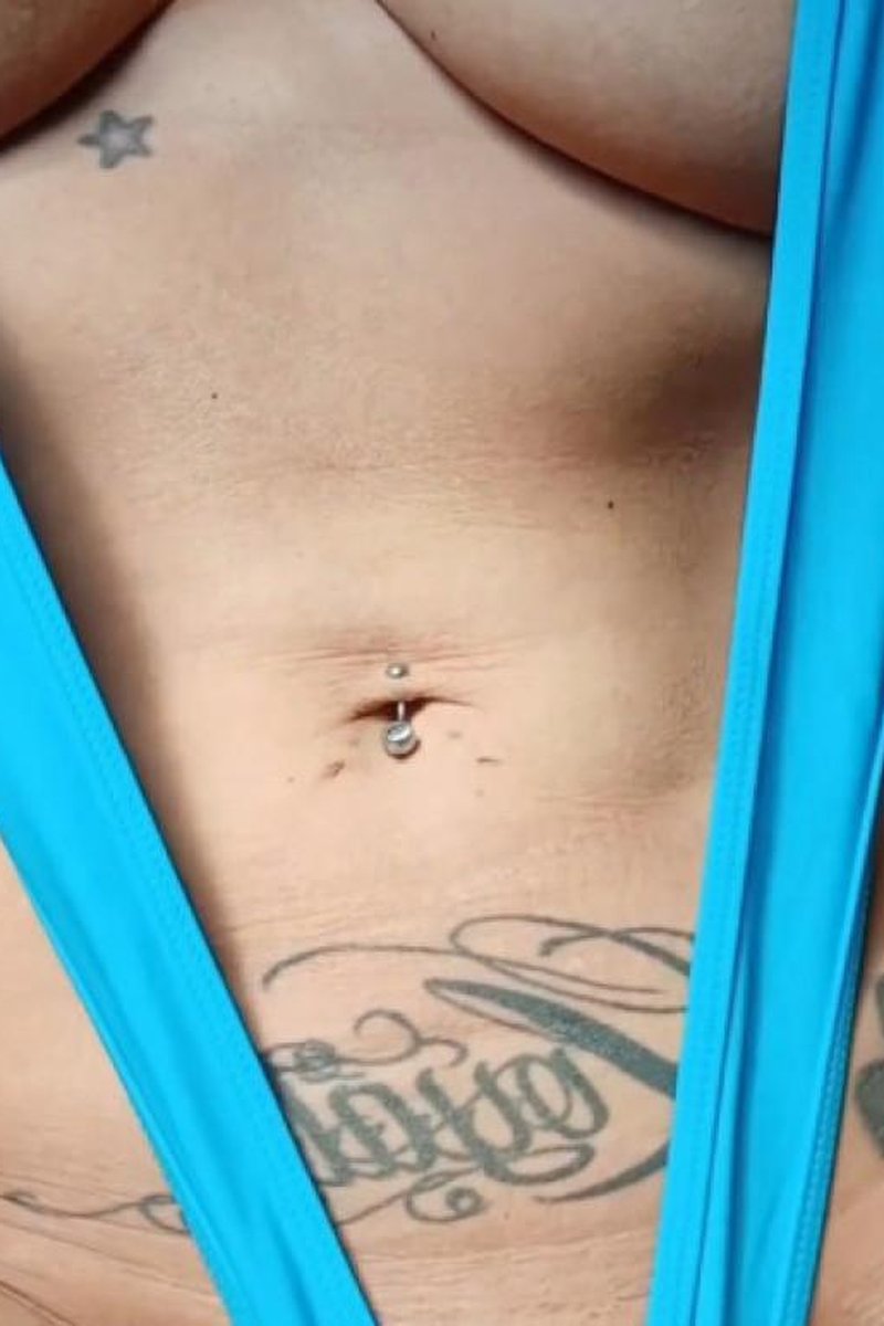 Bellybutton Fetish - Screenshot 1 of 4 - Belly Fetish