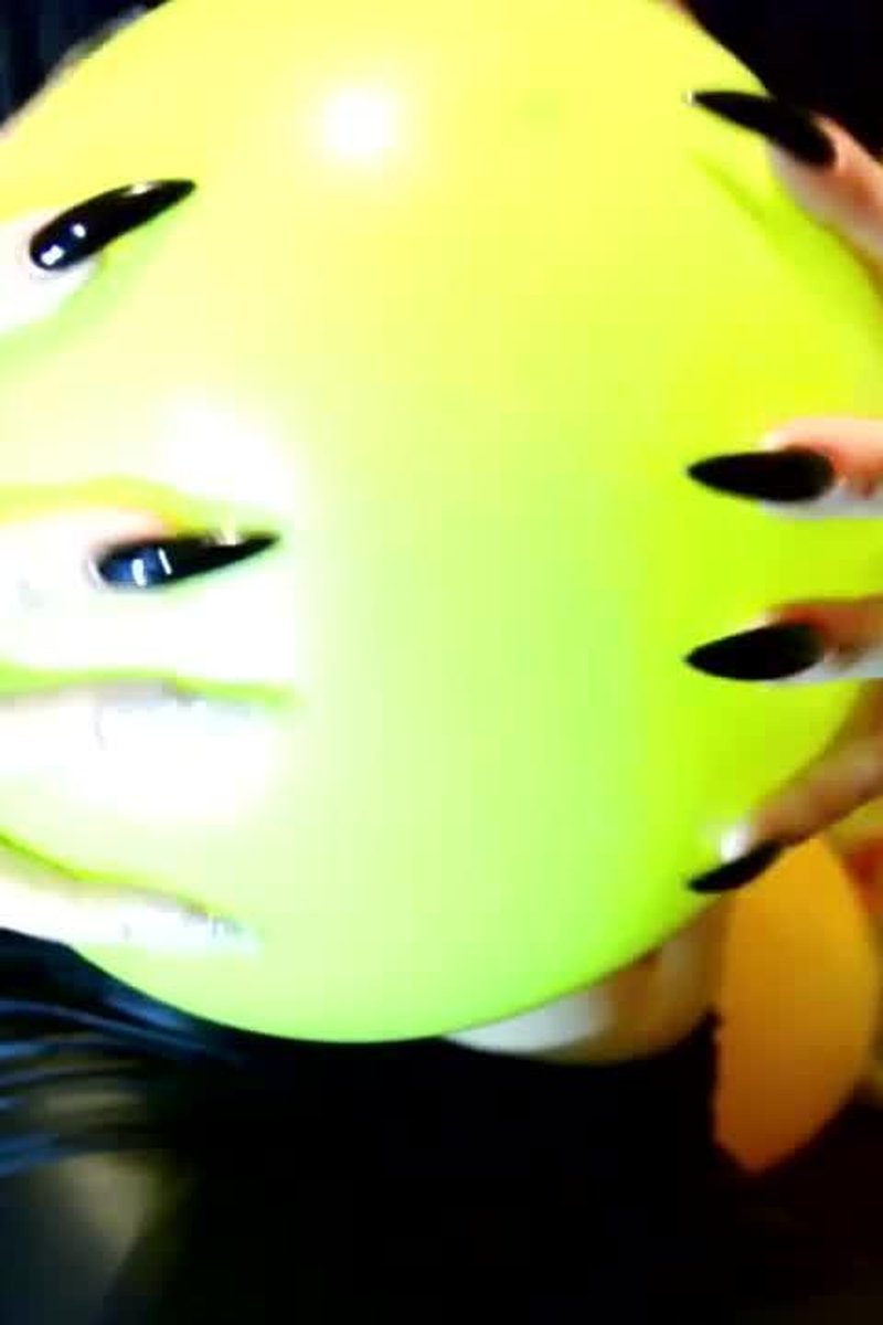 Ballon Pop - Screenshot 1 of 4 - Balloon Fetish