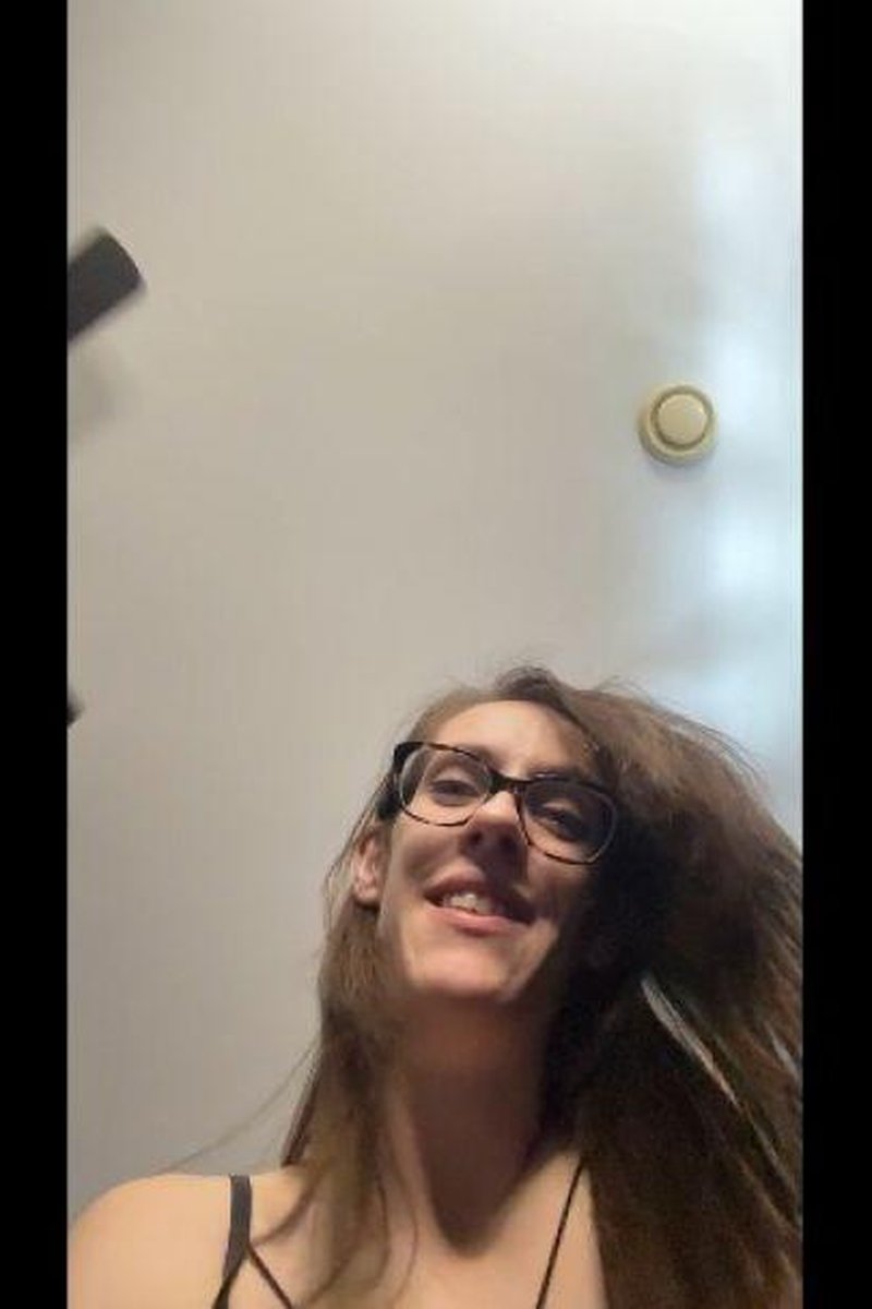 Face Sitting - Screenshot 1 of 4 - Brown Hair