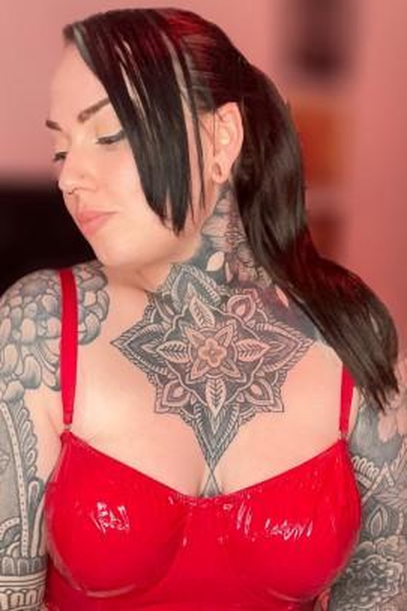 Sissy Assignment - Screenshot 1 of 4 - Femdom