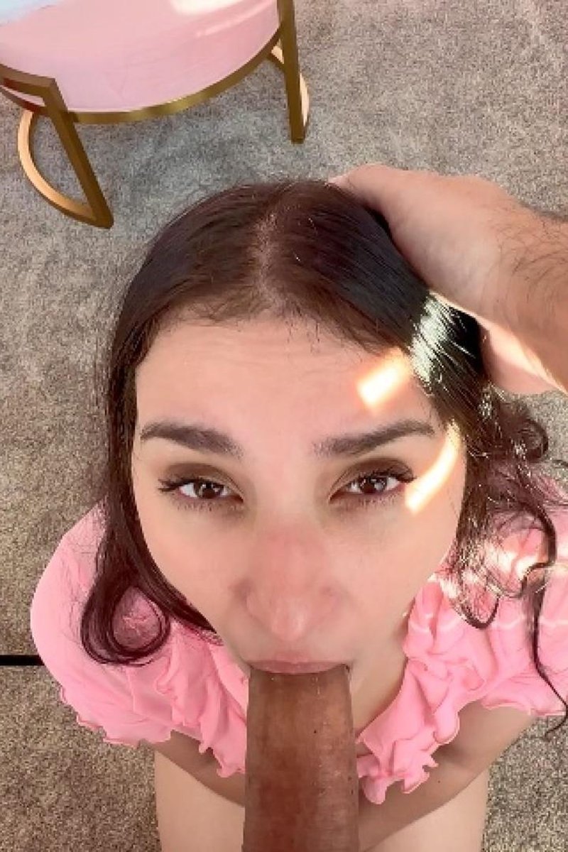 Girlfriend Material - Screenshot 1 of 4 - Blowbang