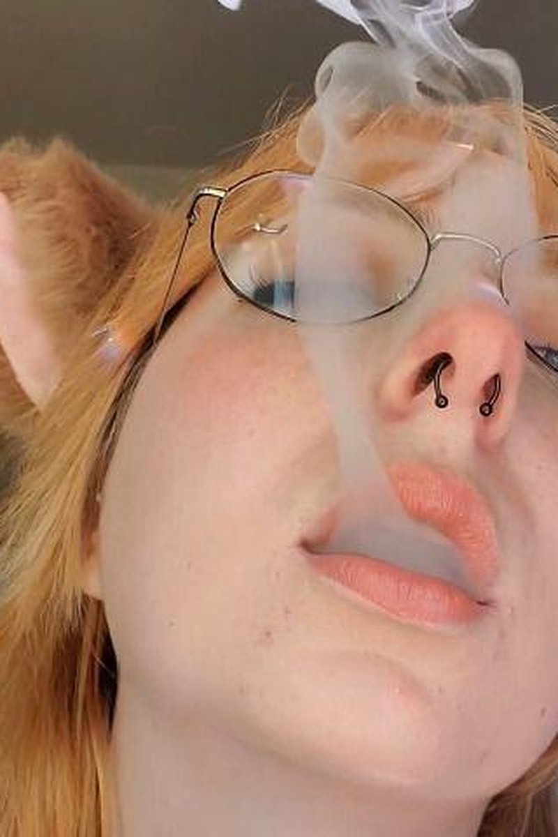 Smoking Kitty - Screenshot 1 of 4 - Costume
