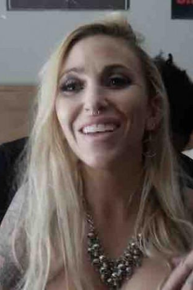 Cuck Tease - Screenshot 1 of 4 - Alpha Couple