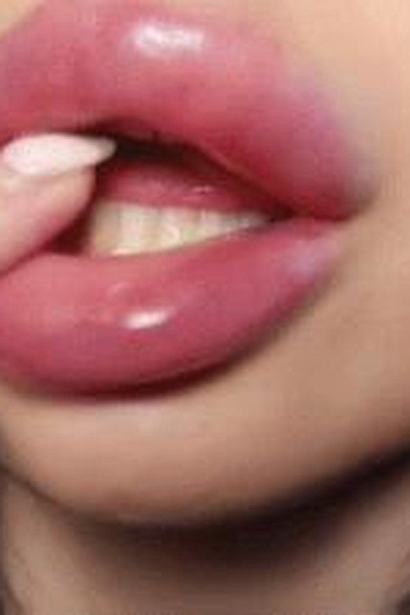 Lipnosis - Screenshot 1 of 4 - Body Worship