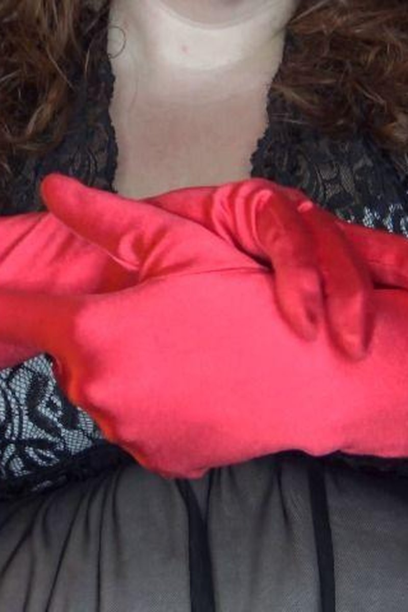 Long Gloves - Screenshot 1 of 4 - BBW