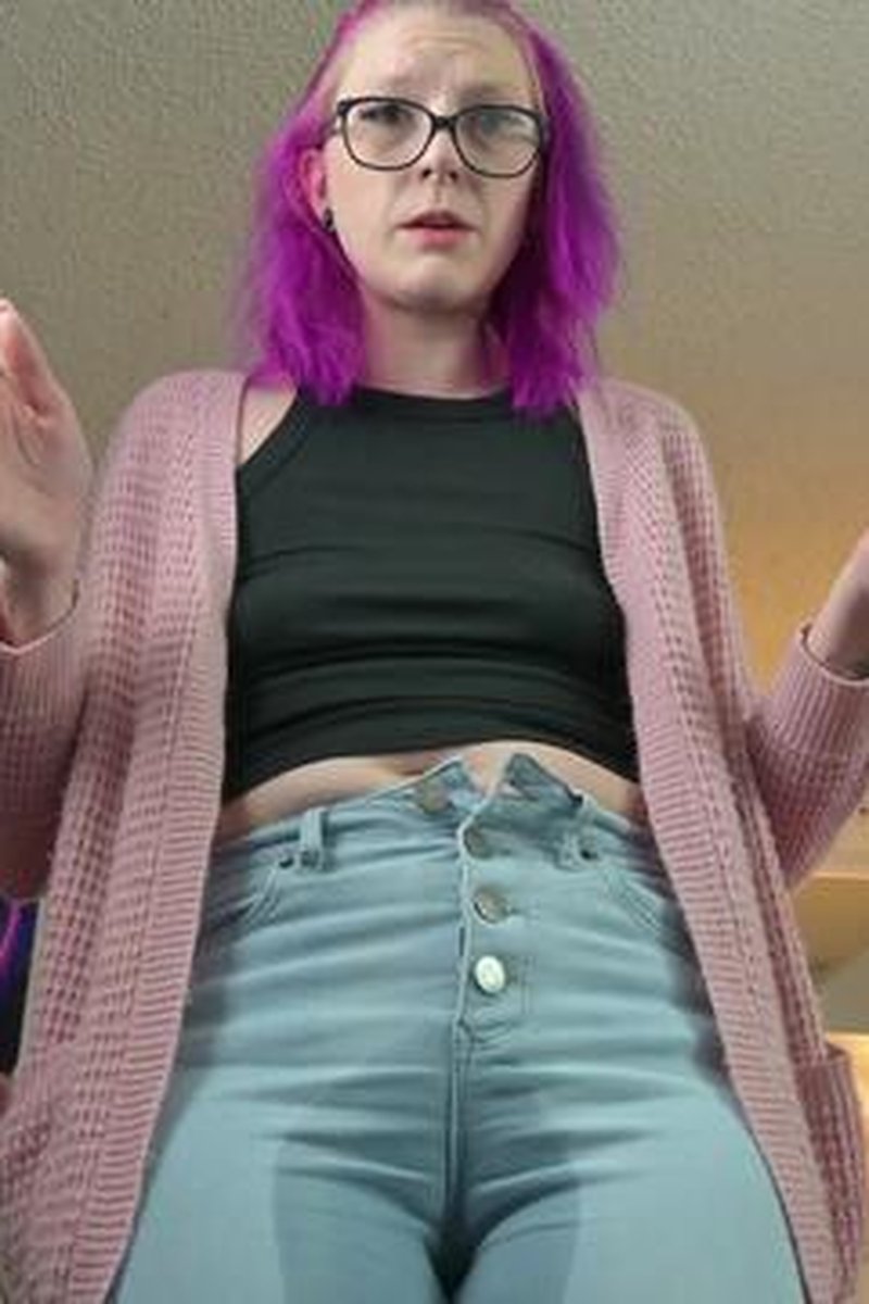 Submissive Pants Wetting - Screenshot 1 of 4 - Golden Shower