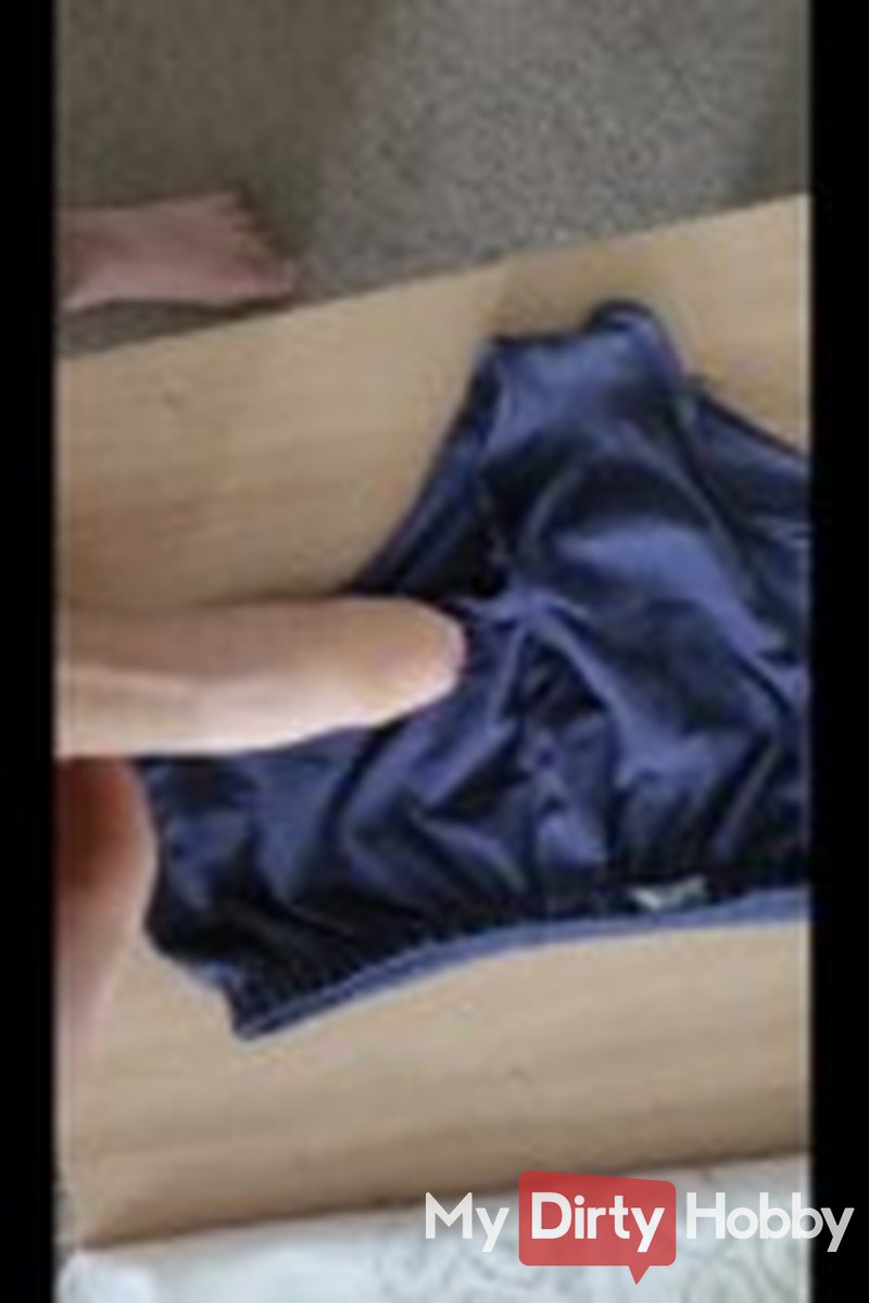 Wixxer on My Underpants - Screenshot 1 of 4 - Bivirgin
