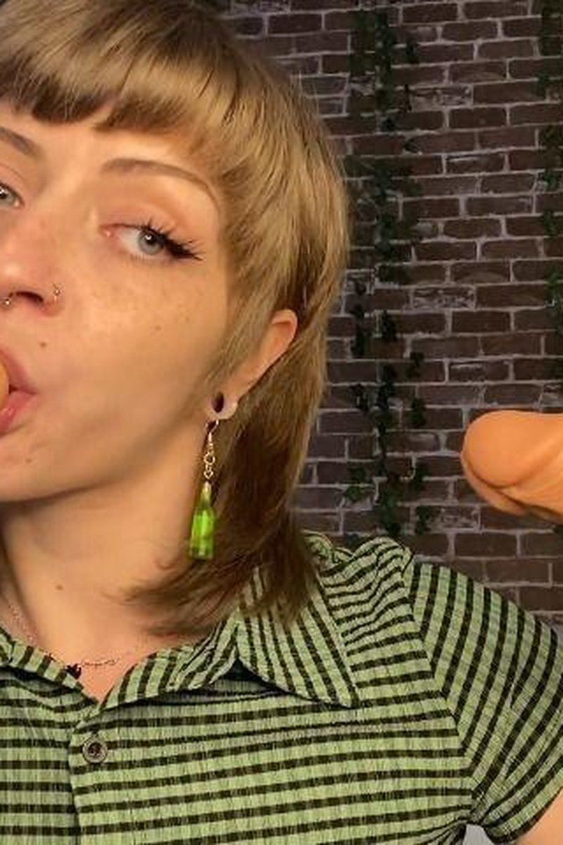 Double Dildo Suck - Screenshot 1 of 4 - Deepthroat