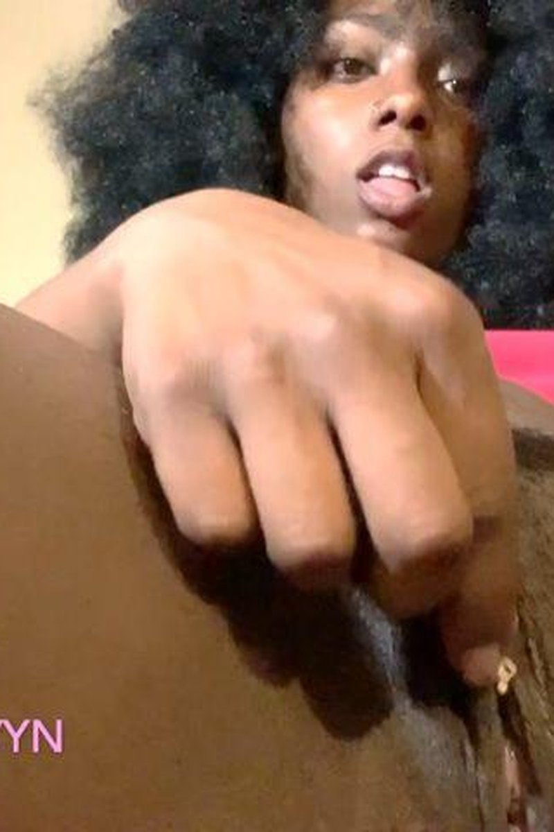 Tiny Pussy Insertion Extended - Screenshot 1 of 4 - Black