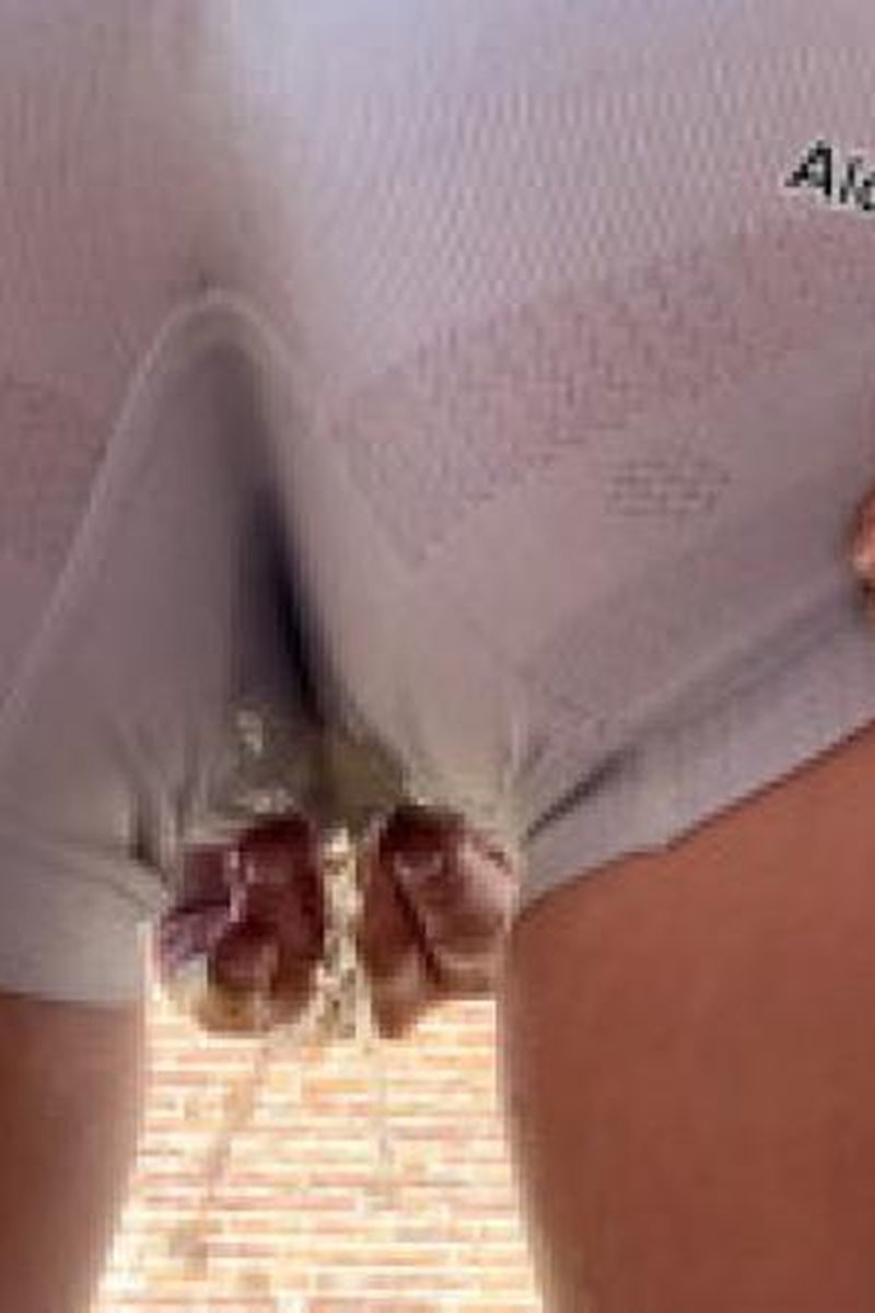 Wetting Desperation - Screenshot 1 of 4 - Golden Shower