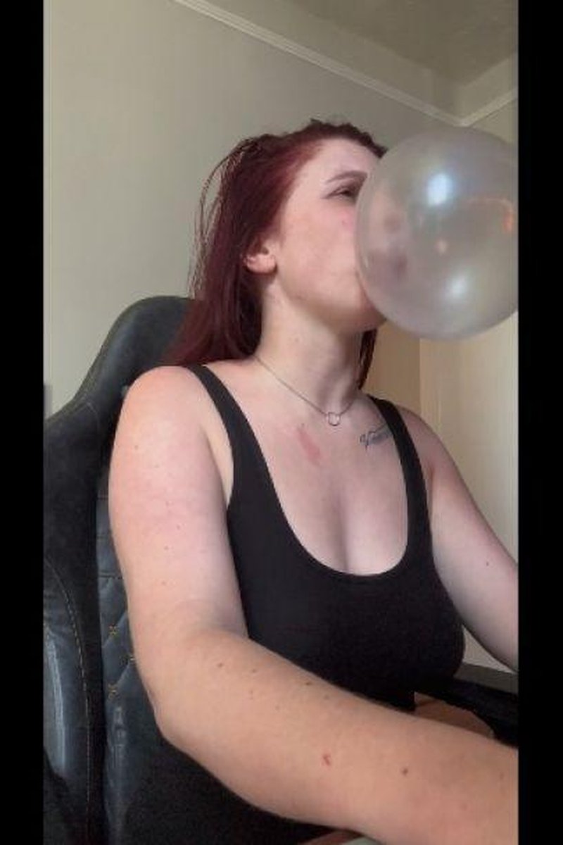 Casual Bubbles - Screenshot 1 of 4 - Big Tits