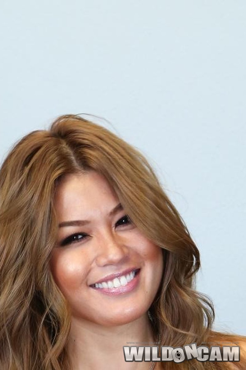 Charmane Star Live - Screenshot 1 of 4 - Asian