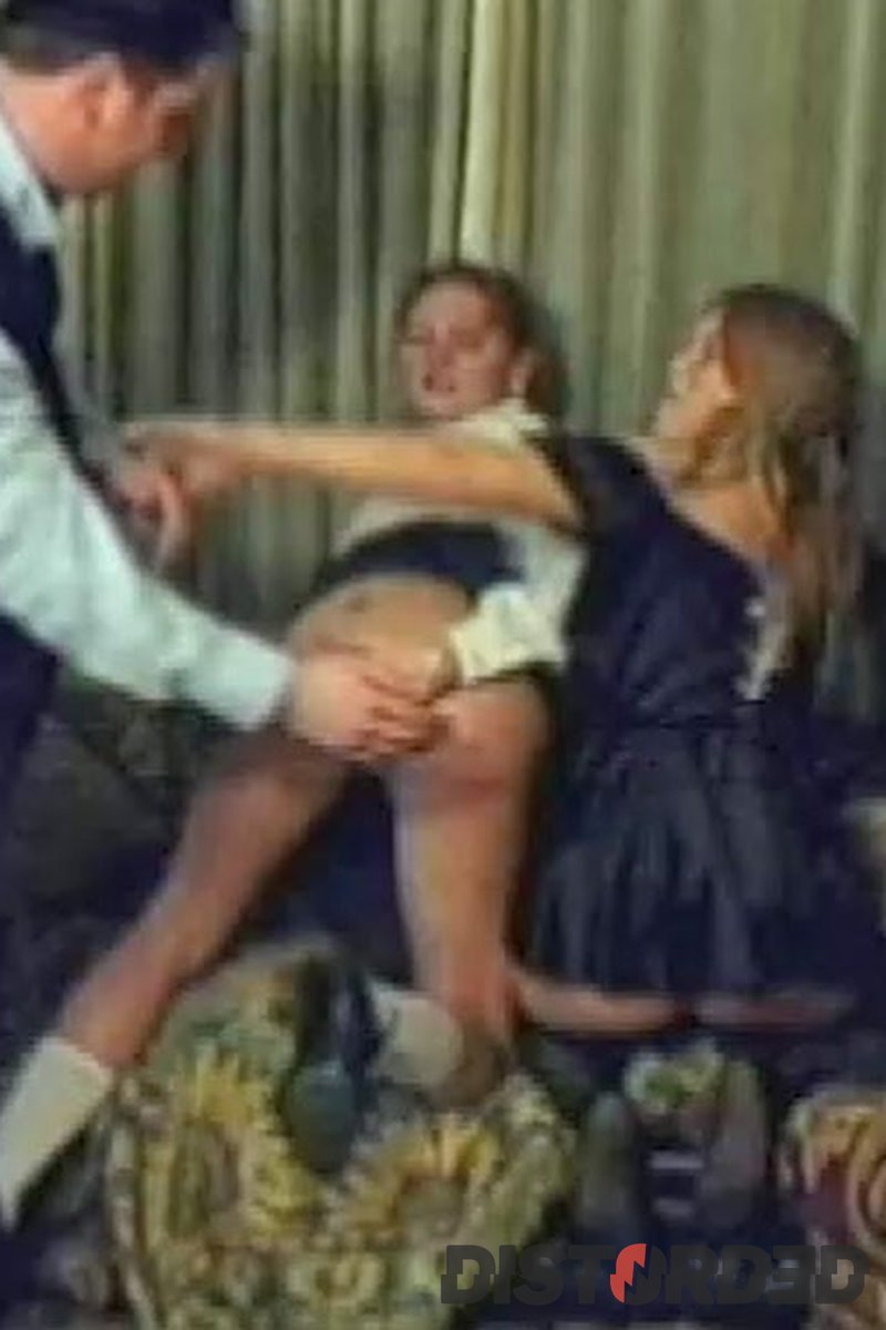 Three Spanking Lasses - Screenshot 1 of 4 - Ass Fetish