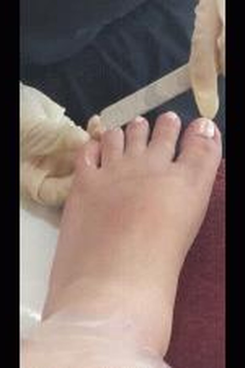 Pedicured - Screenshot 1 of 4 - BBW