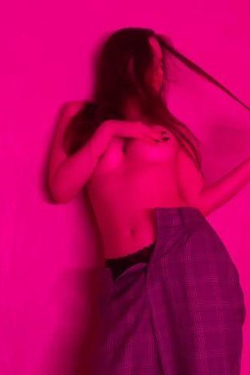 Roses - Screenshot 1 of 4 - Dancing