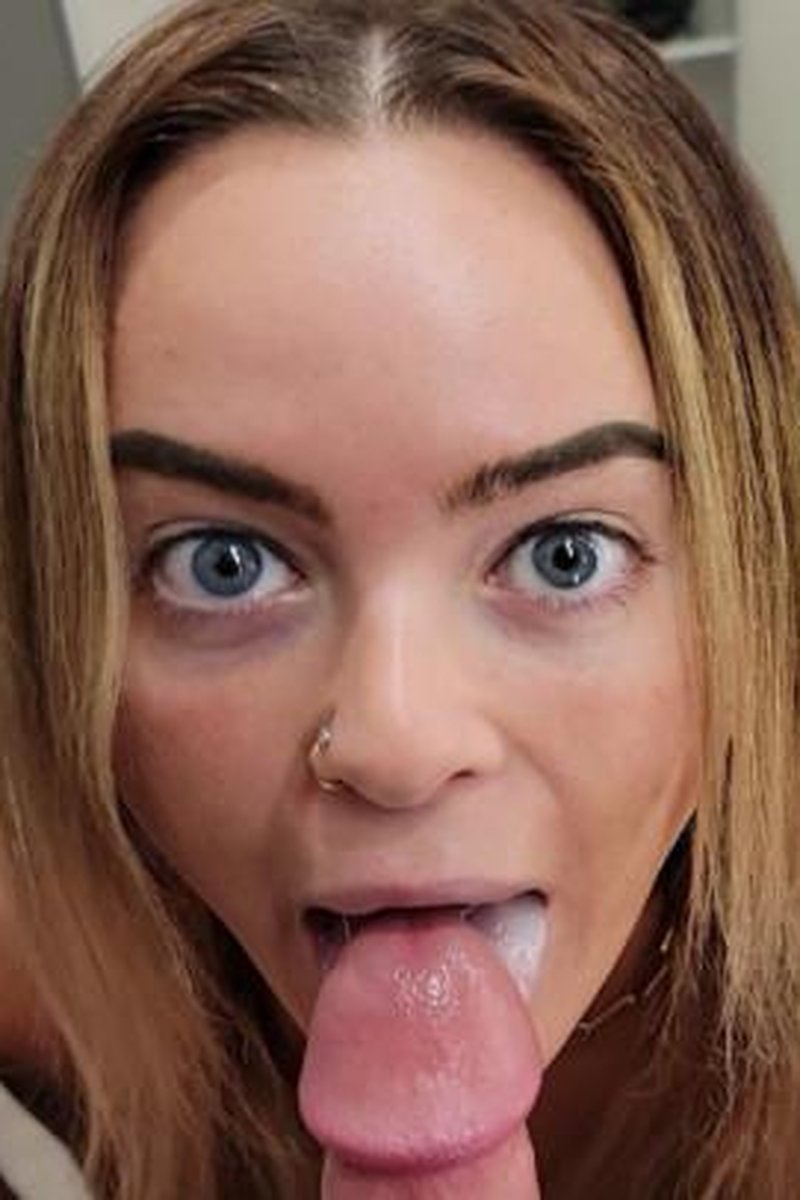 Fitting Room BJ - Screenshot 1 of 4 - Amateur