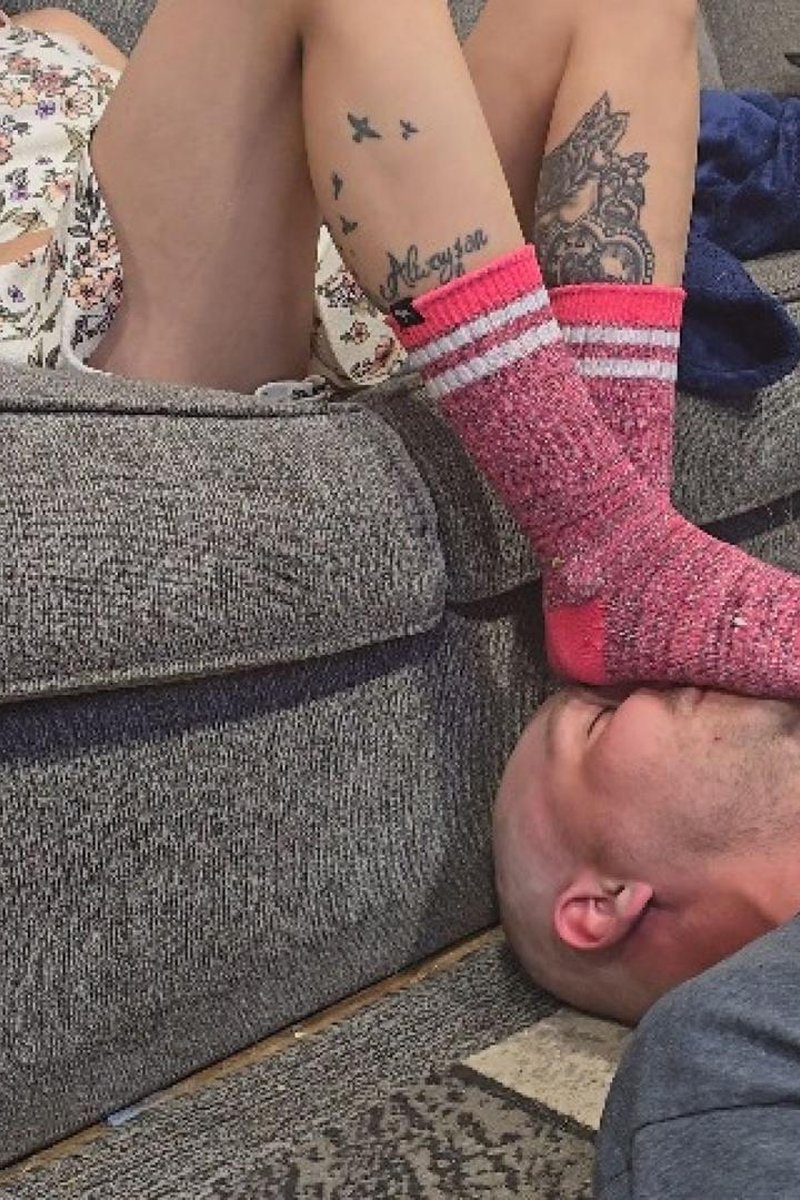 Boot And Sock Smelling - Screenshot 1 of 4 - Boots
