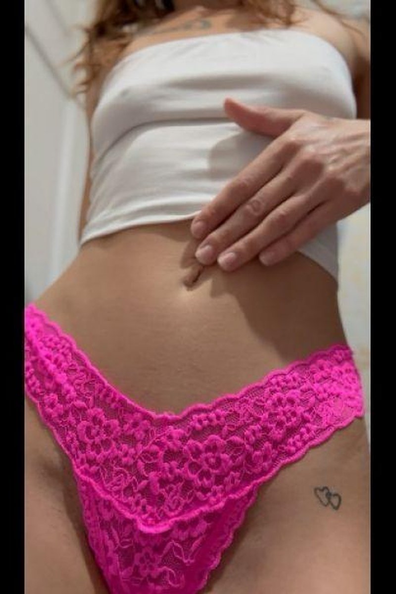 Teasing Belly Button - Screenshot 1 of 4 - Belly Fetish