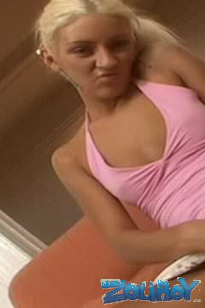 Stuffing Tia - Screenshot 1 of 4 - Blond Hair