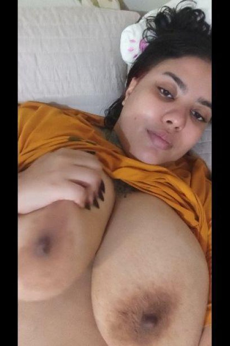 Tit Playing - Screenshot 1 of 4 - Breast Play