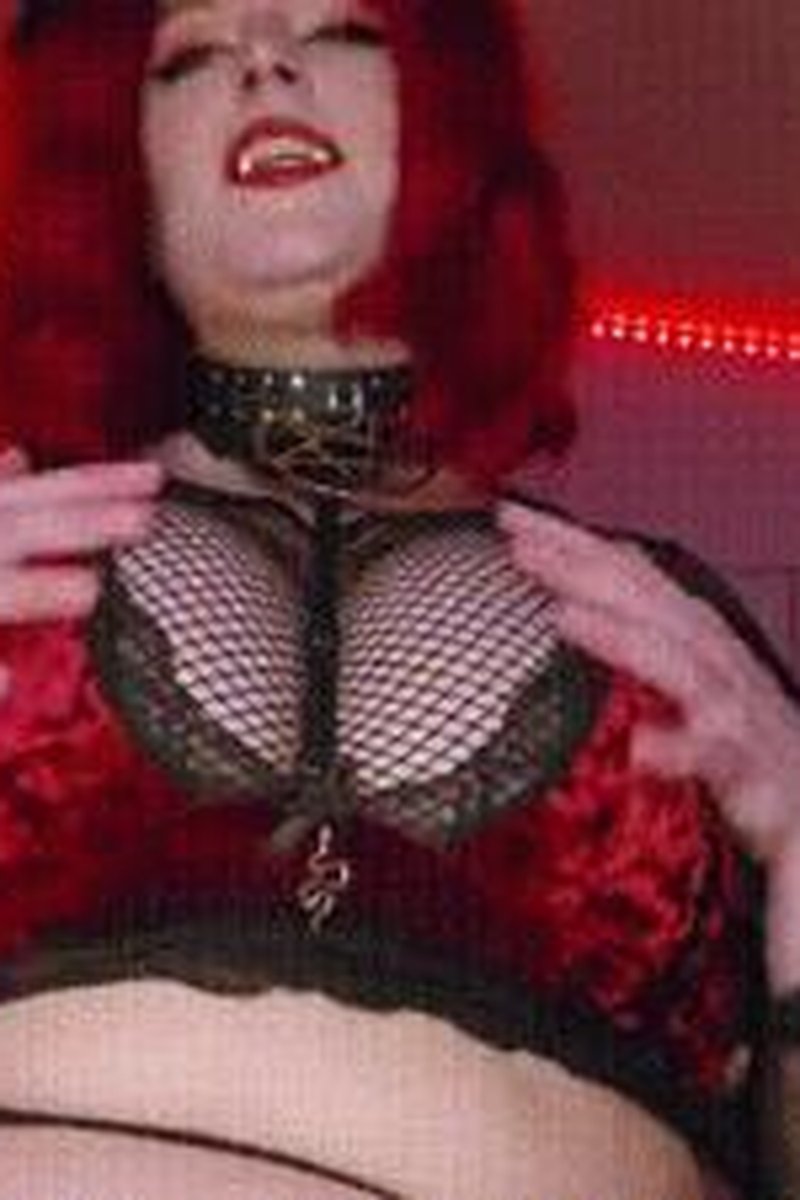 Hellhound Boob Bounce - Screenshot 1 of 4 - BBW