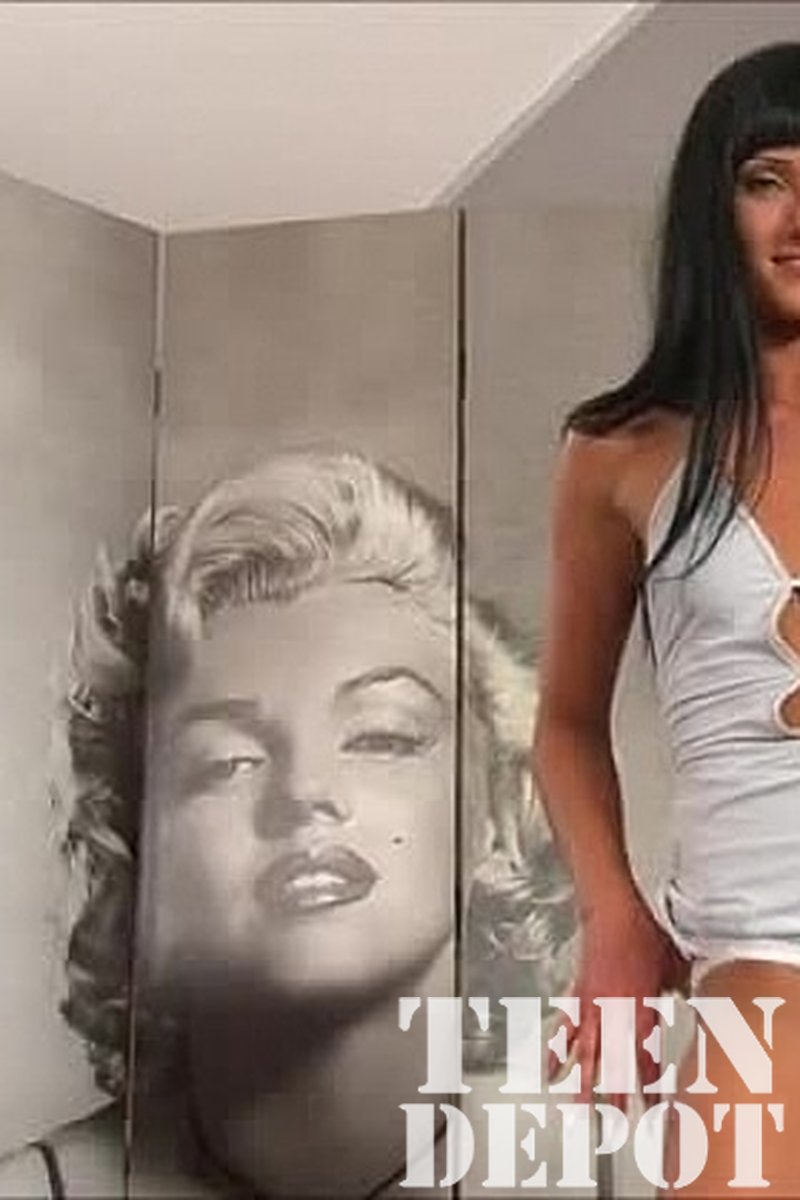 Dora - Screenshot 1 of 4 - Teen (18-22)