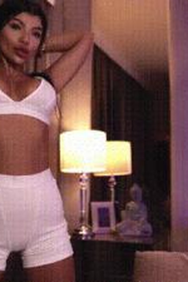 Light Teasing - Screenshot 1 of 4 - Ass Fetish