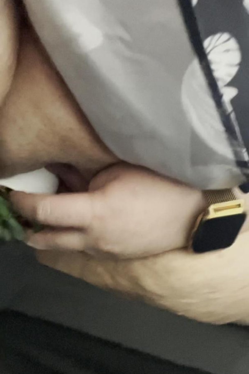 Birthing Desk Ornament And Flashing Boobs At Work - Screenshot 1 of 4 - Bbbw