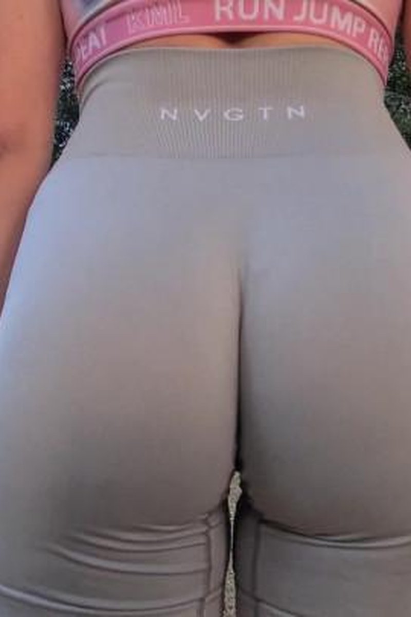 Sunset Booty C - Screenshot 1 of 4 - Ass Worship