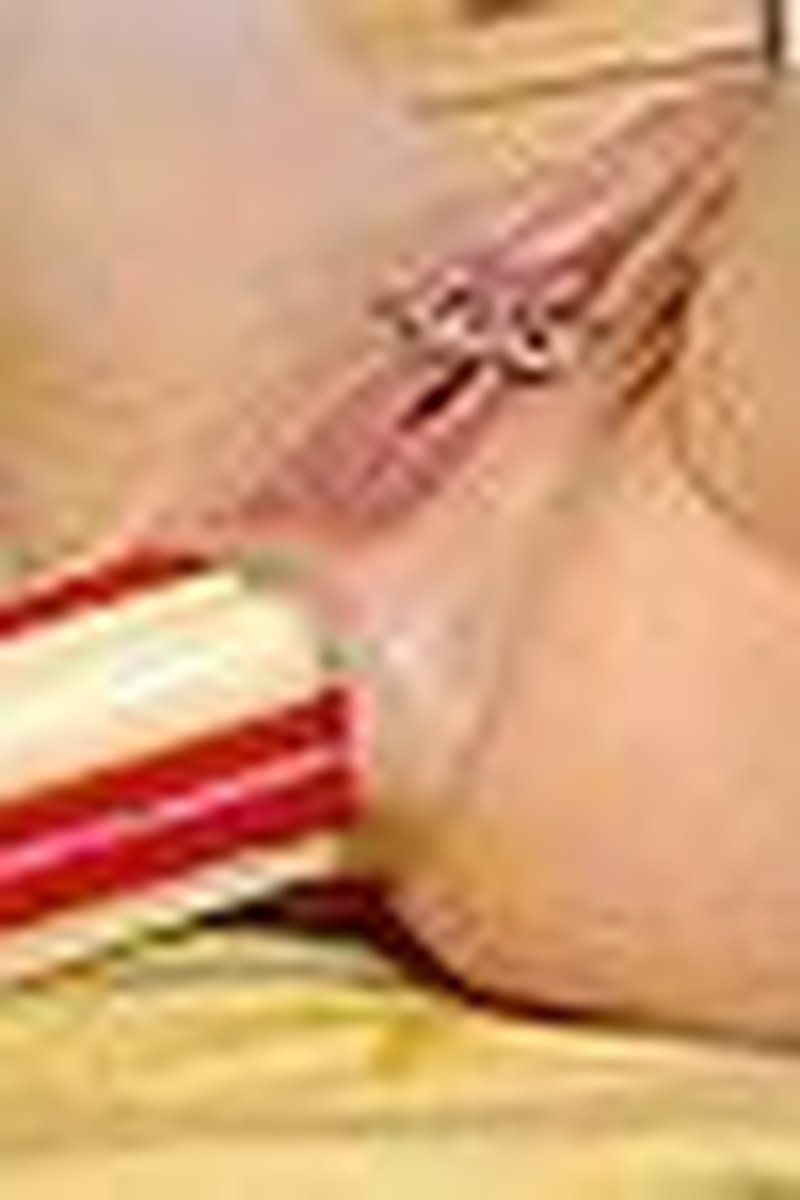Bizarre Anal Insertions - Screenshot 1 of 4 - Amateur