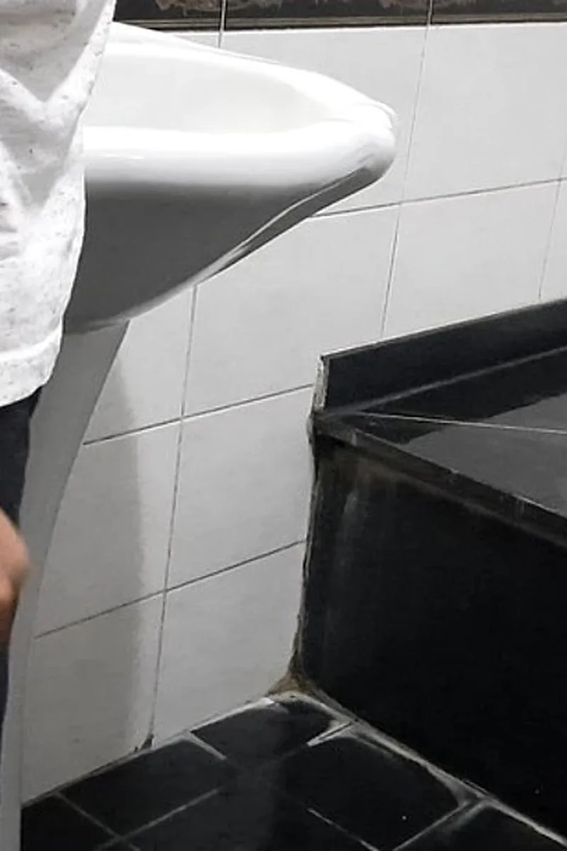 Tomando Banho No Banheiro - Screenshot 1 of 4 - Anal Masturbation