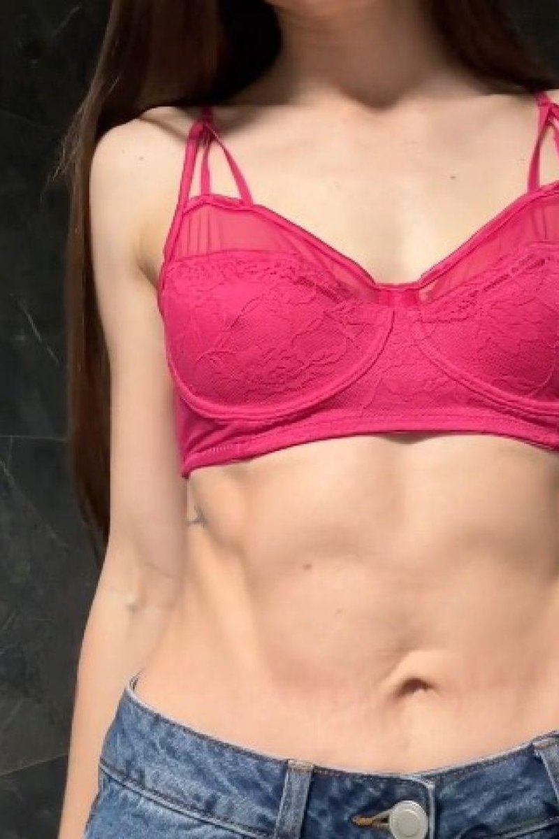 Abs Flexing - Screenshot 1 of 4 - Belly Fetish