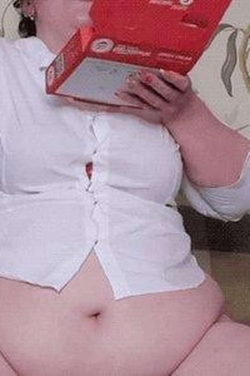 Stuffing & Button Popping - Screenshot 1 of 4 - BBW