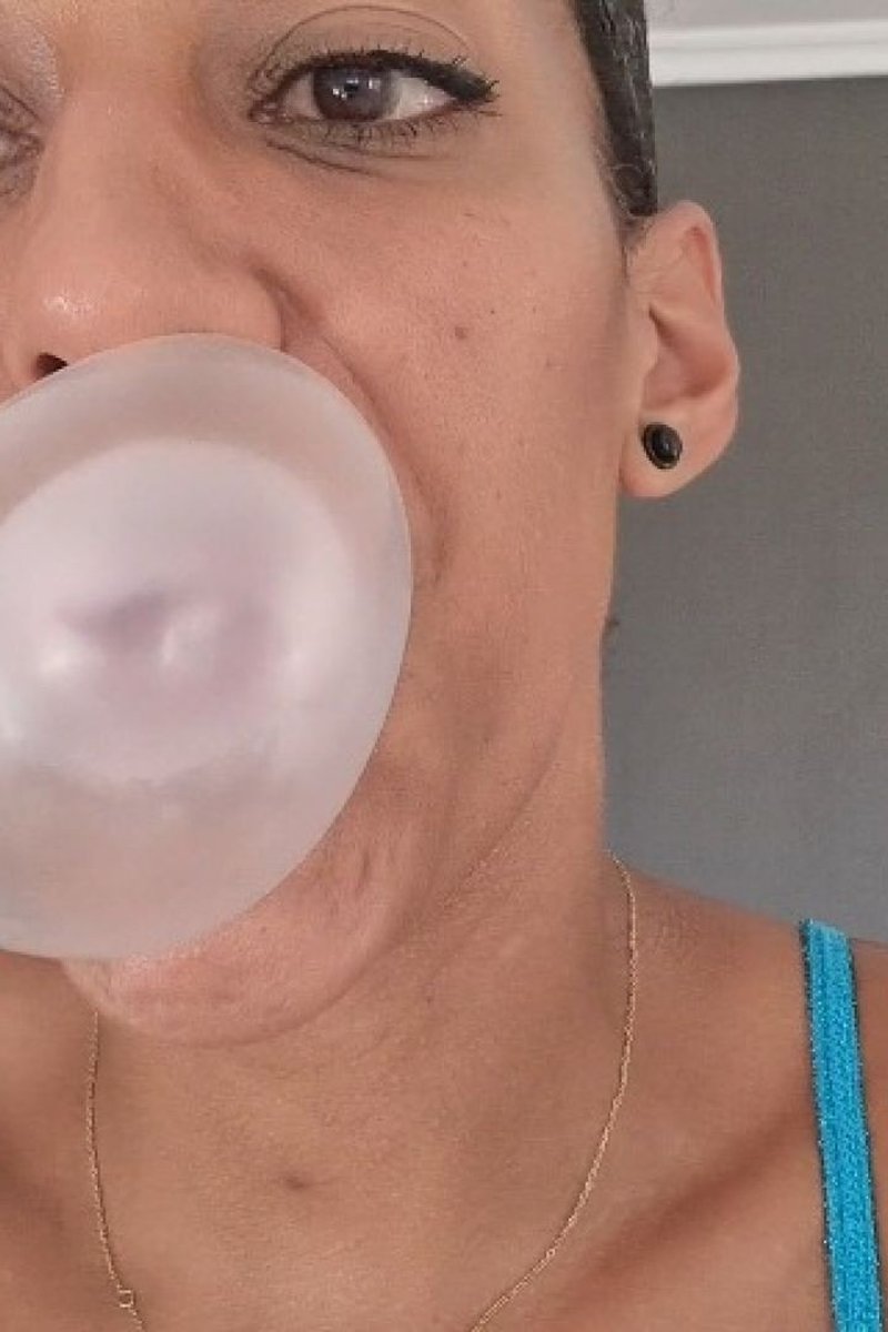 Double Bubble Bubble Gum - Screenshot 1 of 4 - Bubble Gum