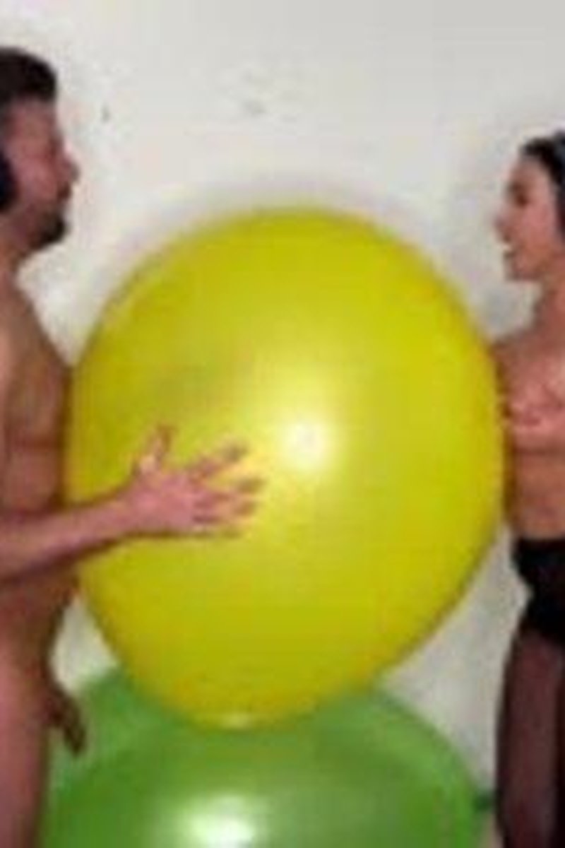 Super Size Balloon Bouncing Date - Screenshot 1 of 4 - All Sex