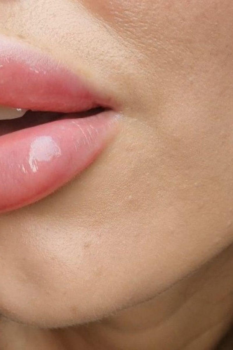 Controlled By My Face - Screenshot 1 of 4 - Femdom