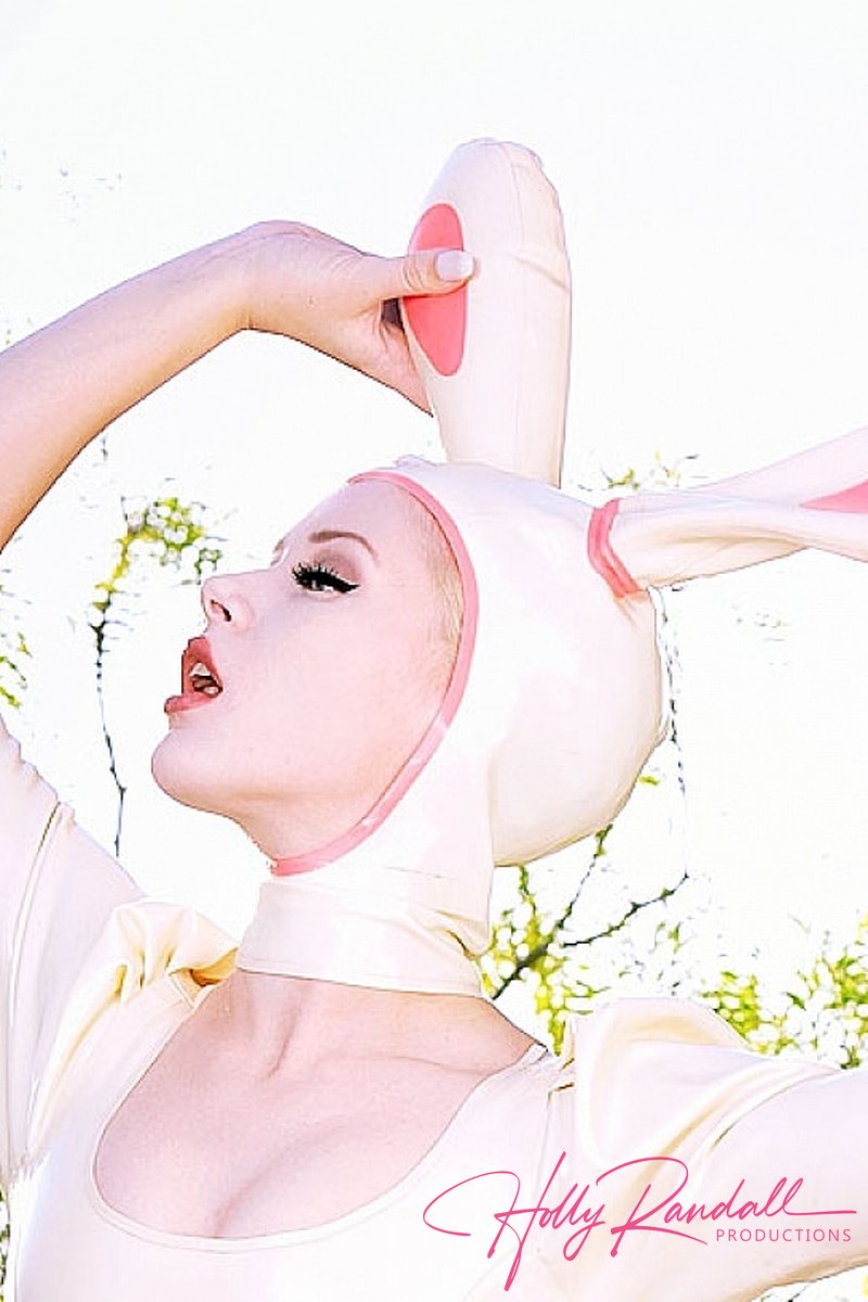 Latex Bunny - Screenshot 1 of 4 - Blond Hair