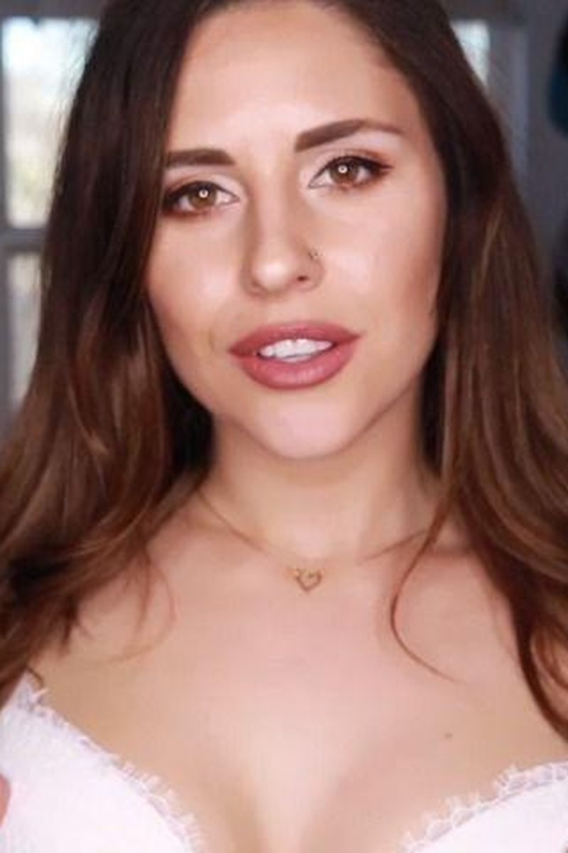 Boob Bouncing - Screenshot 1 of 4 - Big Tits