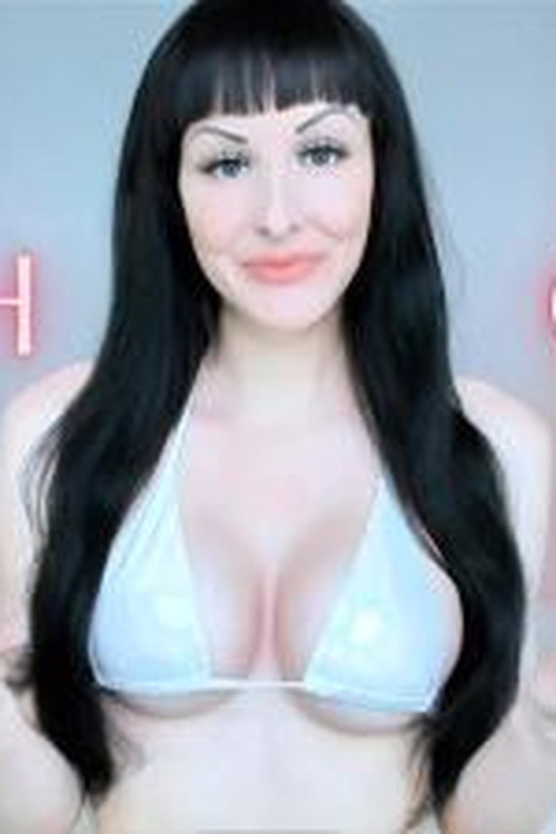 Tit Flash Ripoff - Screenshot 1 of 4 - Big Tits