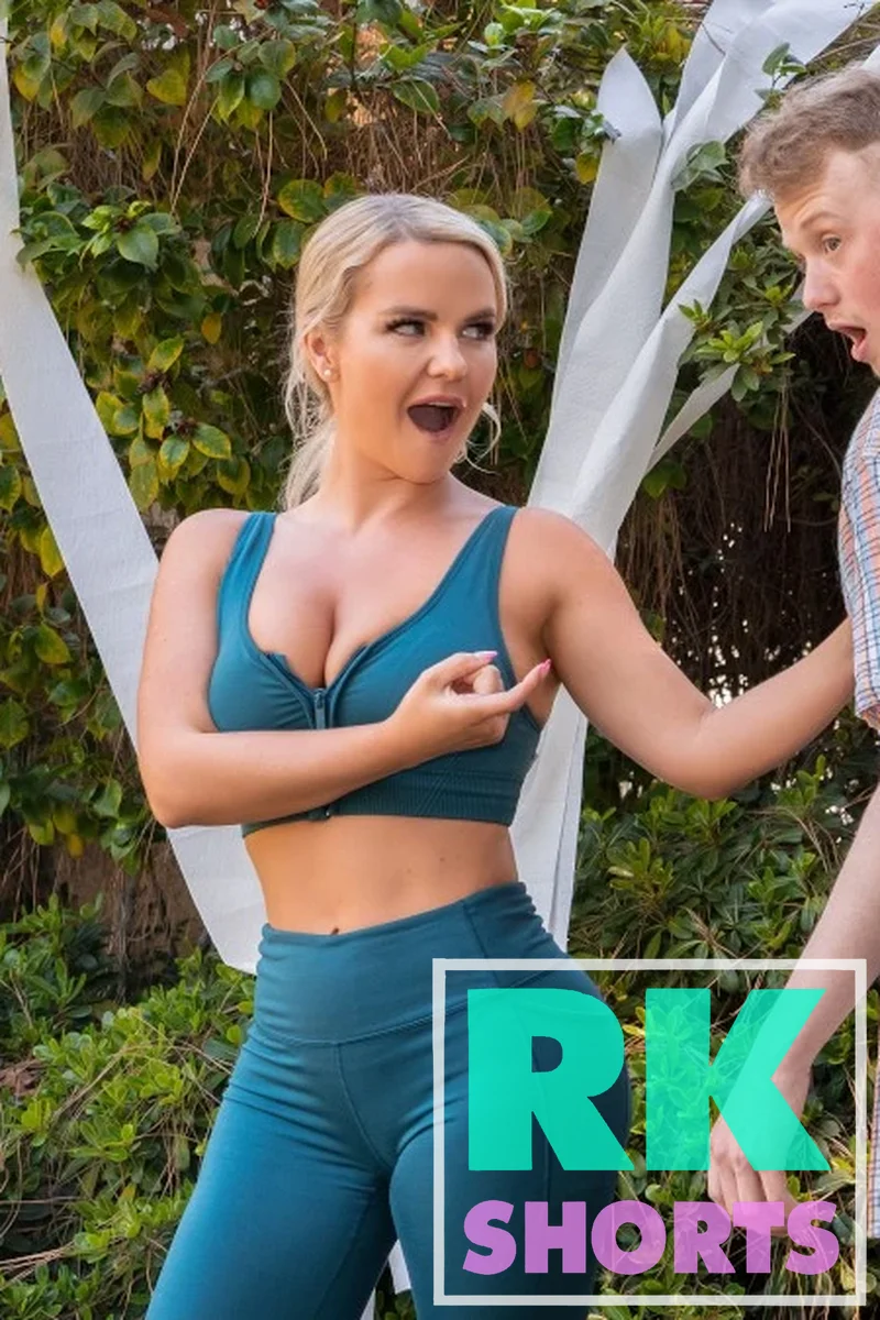MILF Tease - Screenshot 1 of 4 - Amateur